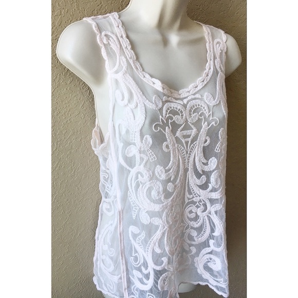 Express Tops - ❤️ Express embroidered sleeveless top ❤️